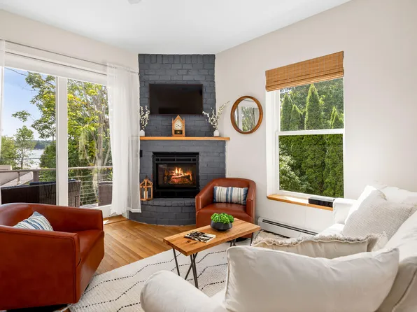 19 Pleasant Street #3, Blue Hill, ME 04614