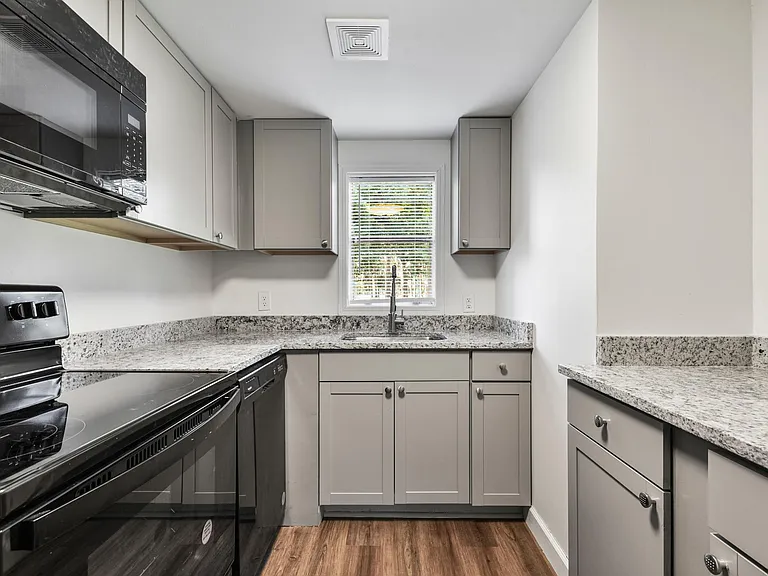 136 McCallman Rd — Photo 10