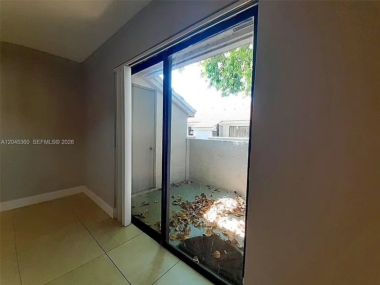 8407 Coral Lake Mnr #8407 — Photo 19