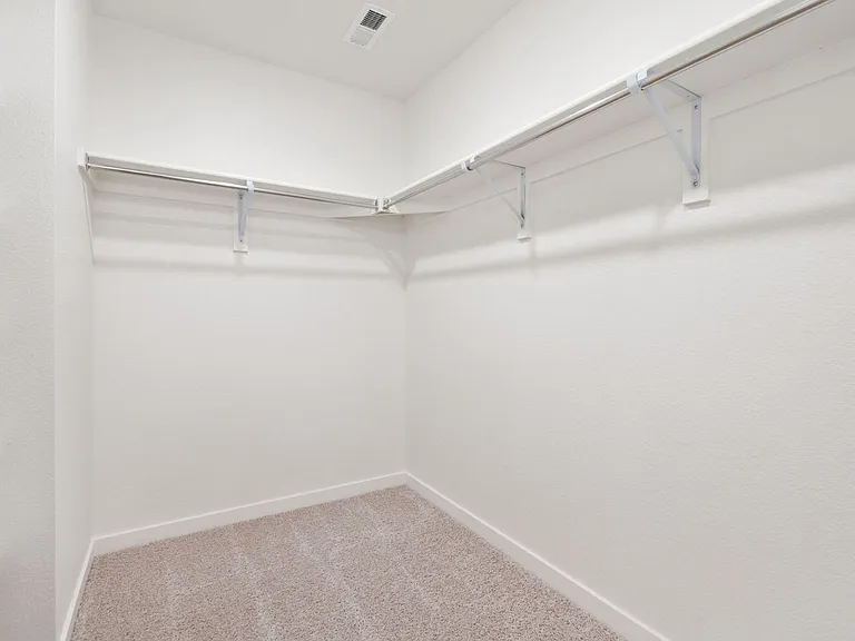 815 Elias Tarn Dr — Photo 16