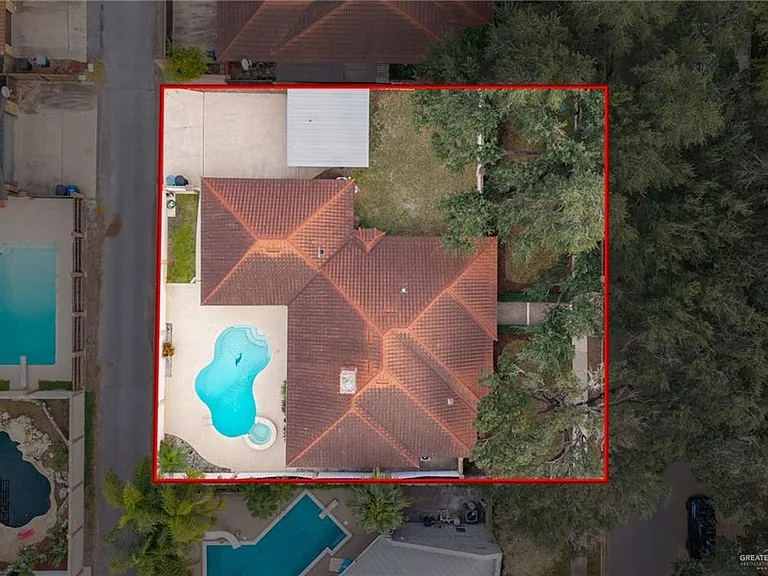 304 Bluebird Ave — Photo 28