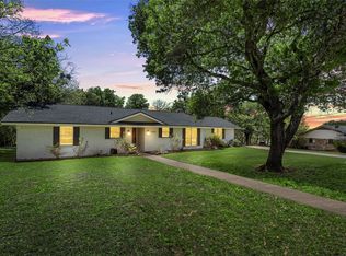 13756 Harbor Dr, Woodway, TX 76712