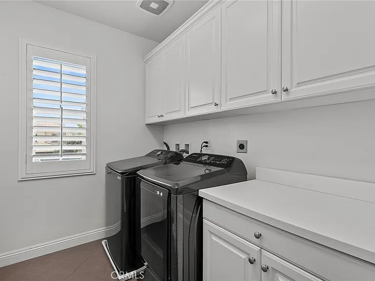 33 Gamella St — Photo 25