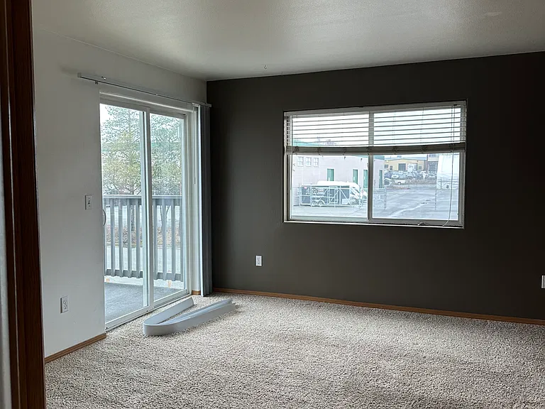 115 E Potter Dr — Photo 9