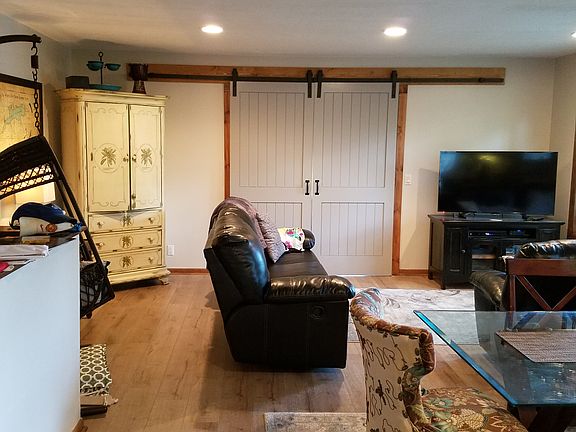 Living and dining area 