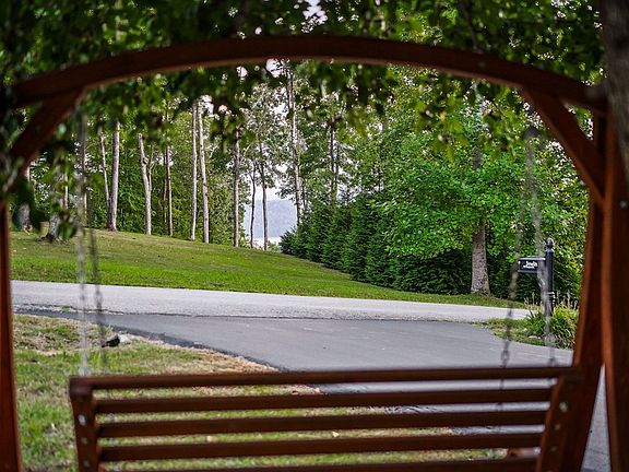 9th image of 230 Storyland Dr