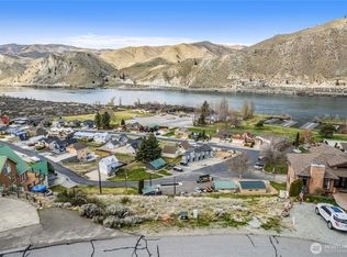 525 W Marine View Dr, Orondo, WA