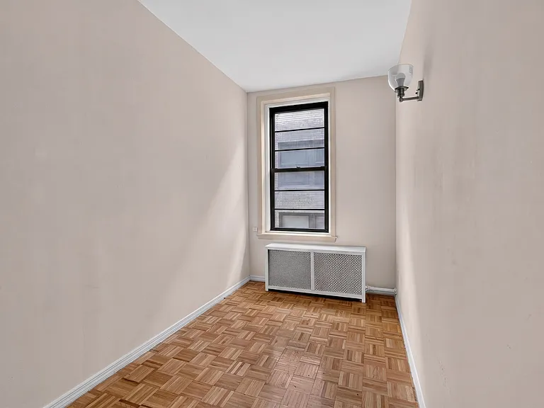 971 1st Ave #4A — Photo 14