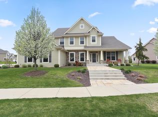 N74W8144 Harvest Ln, Cedarburg, WI 53012