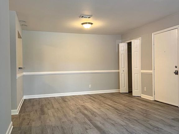 5th image of 202 Grosvenor Ln APT 72-3