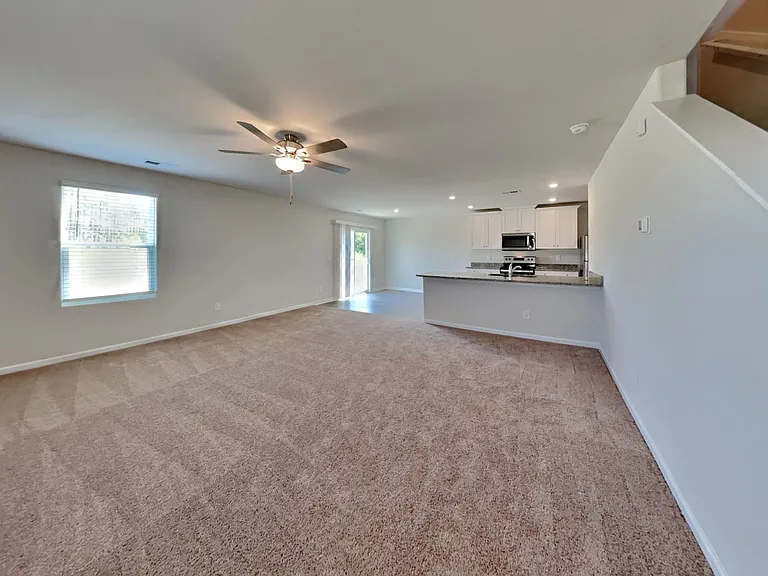 279 Royal Meadow Dr — Photo 3