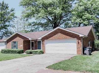 1329 Pin Oak Dr, Seymour, IN 47274