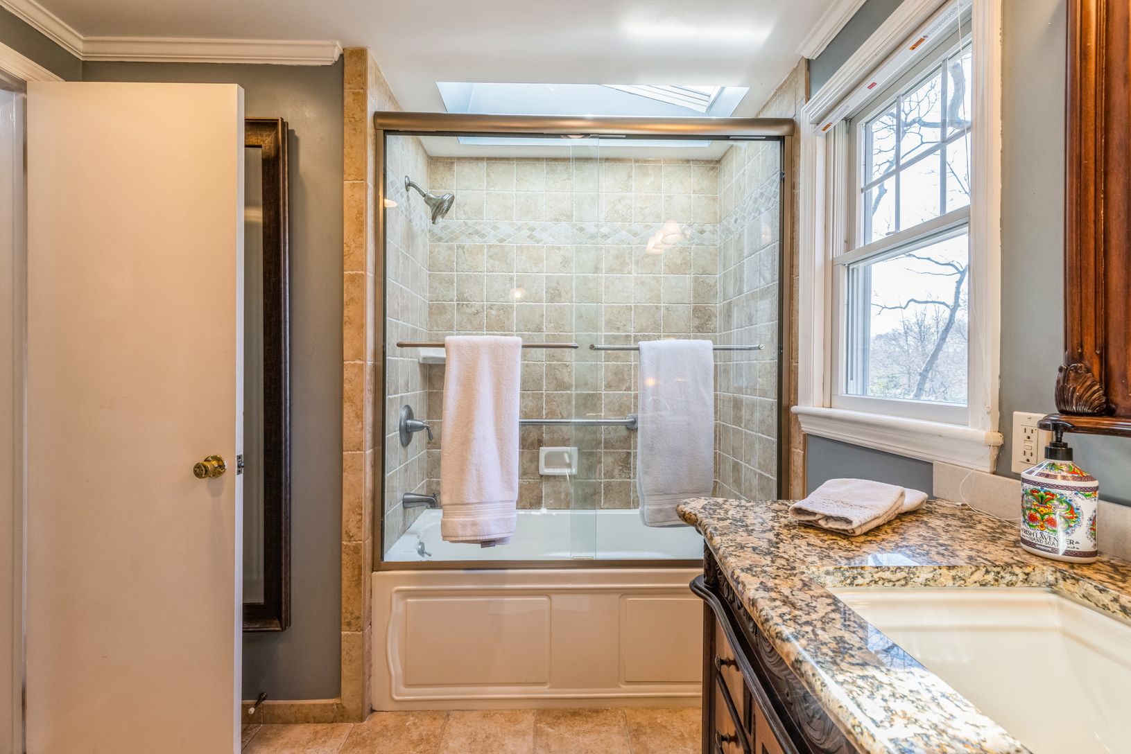  Upstairs full bath with jacuzzi tub & sky light