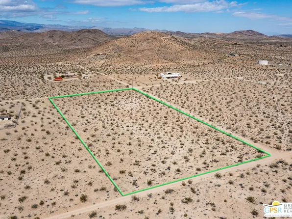 2325 Celesta St, Joshua Tree, CA 92252
