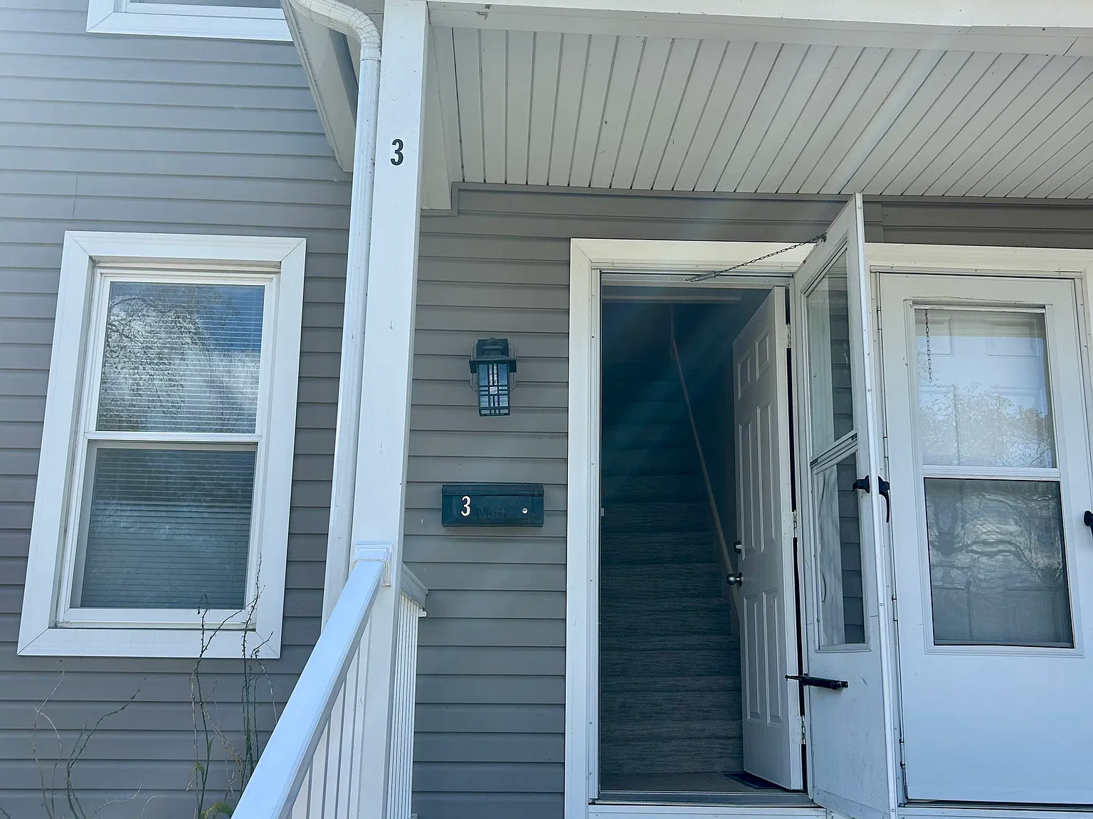 3 bed, 1500 sqft, $1,900 — Photo 2