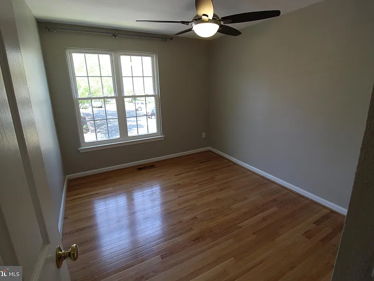 6055 Meyers Landing Ct — Photo 20