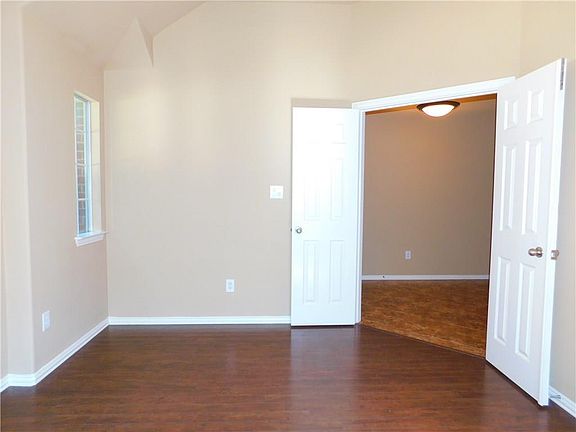5th image of 511 Jefferson Ln