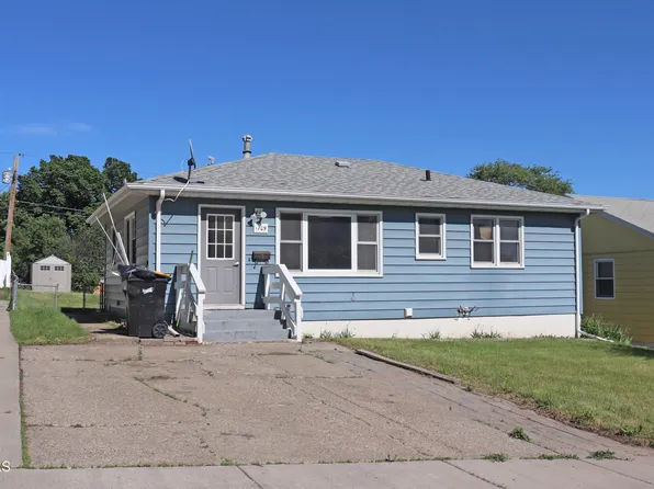 1709 N 14th St, Bismarck, ND 58501