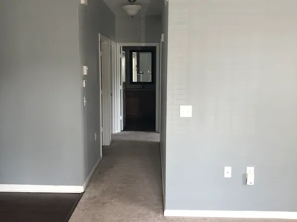 2469 Leytonstone Dr APT 207, Chesapeake, VA 23321