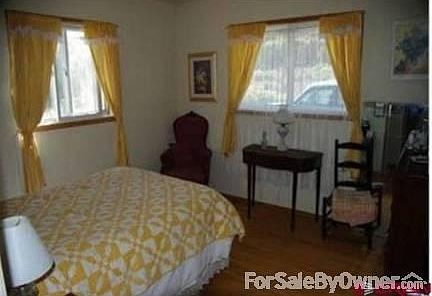 Front of house
						:
						from driveway