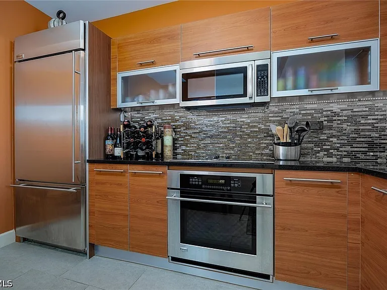 3000 Oasis Grand Blvd #LPH1 — Photo 11