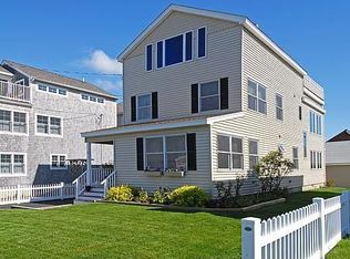 6 Toppan St, Hampton, NH 03842