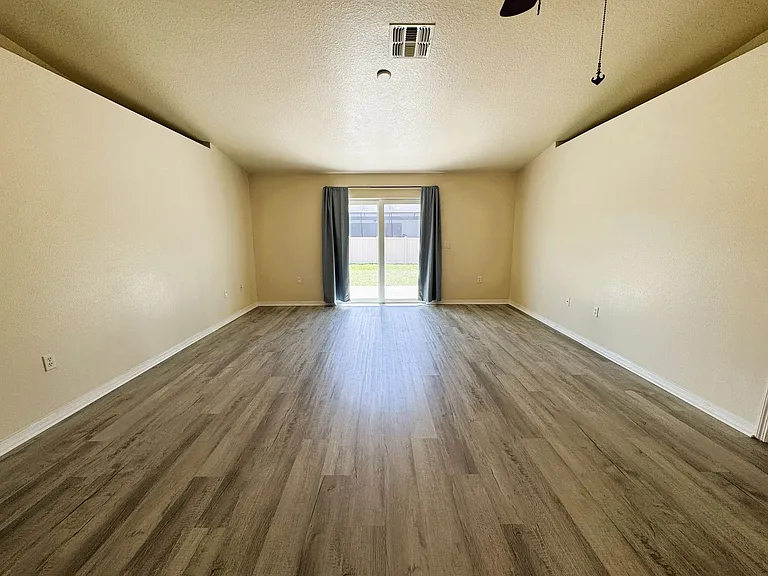 2105 Atwater Dr — Photo 4