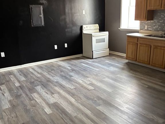 3rd image of 4847 Turney Rd #5