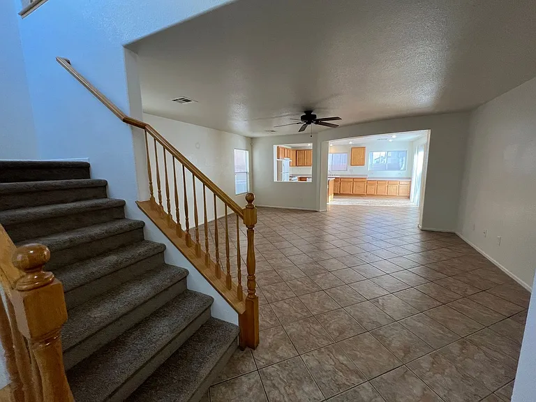 718 Thornford St — Photo 4