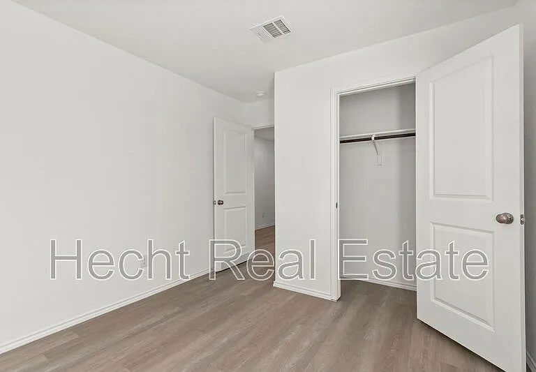2910 Green Finch — Photo 21