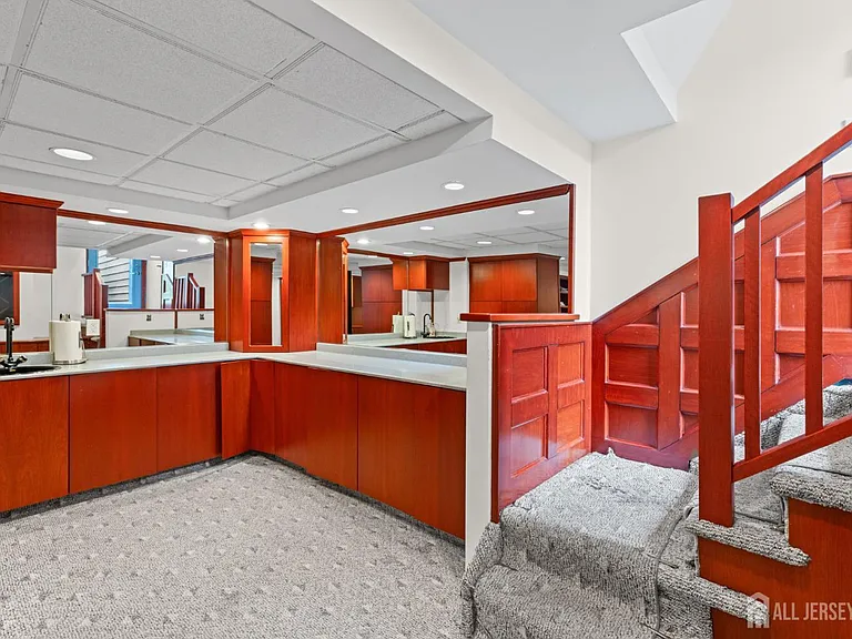 130 Sayre Dr #130 — Photo 21