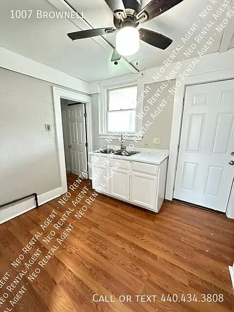 Lorain 3 bedroom - Single Family Home — Photo 2