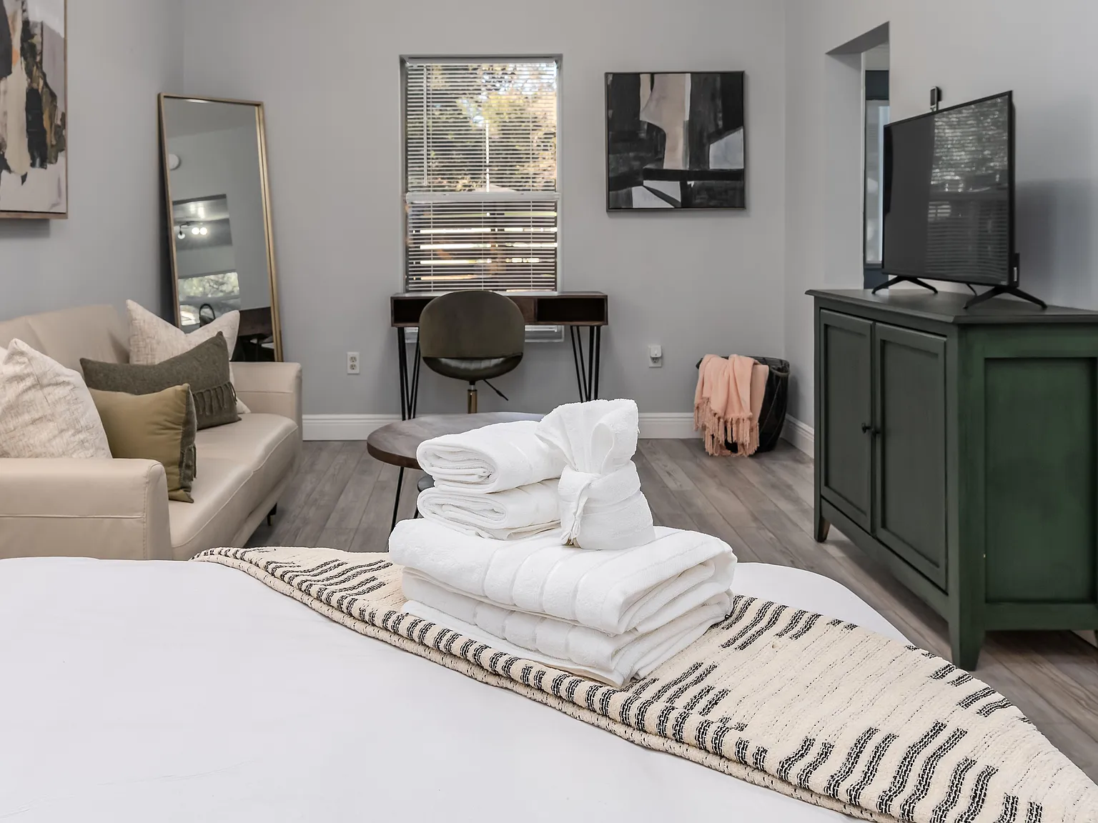 1 bed, $2,500 — Photo 4