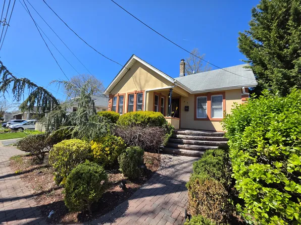 75 Levitt Ave, Bergenfield, NJ 07621