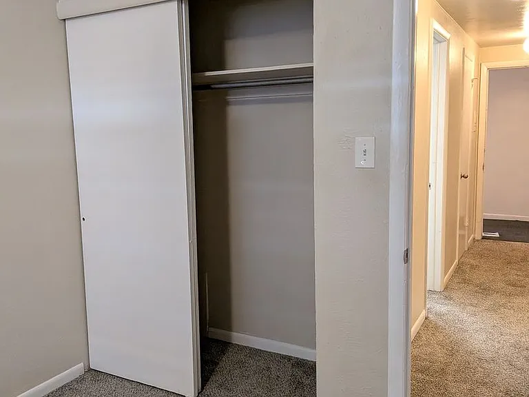 95 N Clarkson St Carolyn Arms Apartments — Photo 26