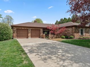 702 Tealwood Dr, Dayton, OH 45430