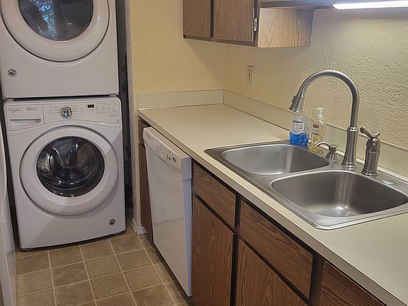 3rd image of 270 SE Barrington Dr #202