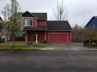 906 Mallard St, Silverton, OR 97381