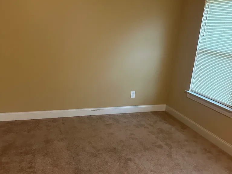 595 Highbranch Cir — Photo 32