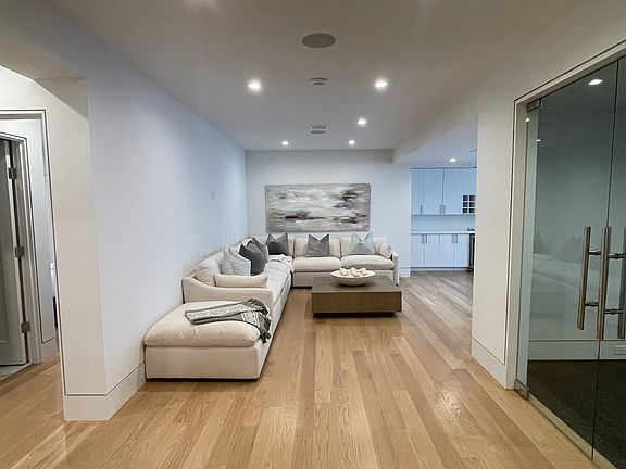 5th image of 354 Saint Andrews Rd