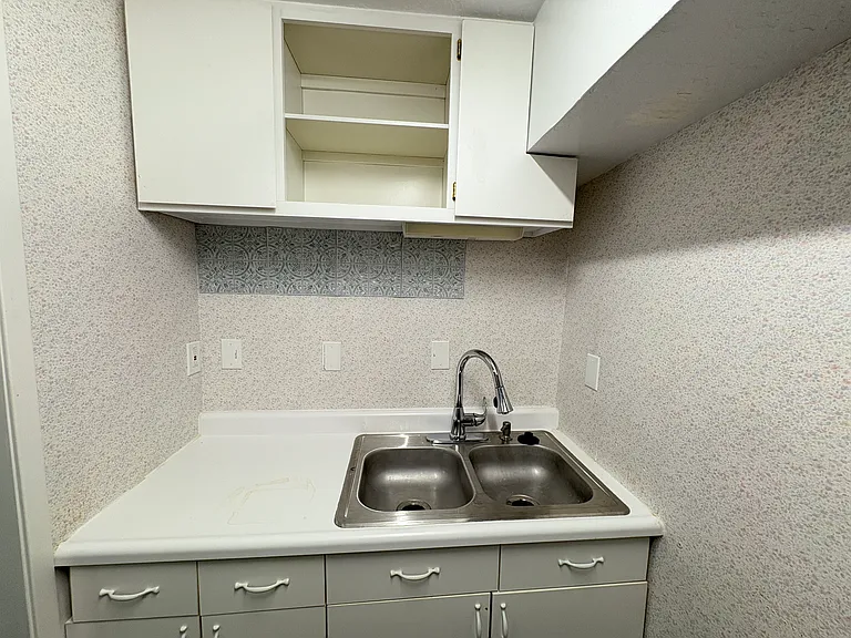 428 N 1200 E — Photo 48