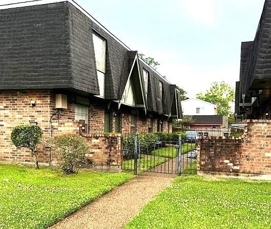 1st image of 4459 Woodland Dr APT C