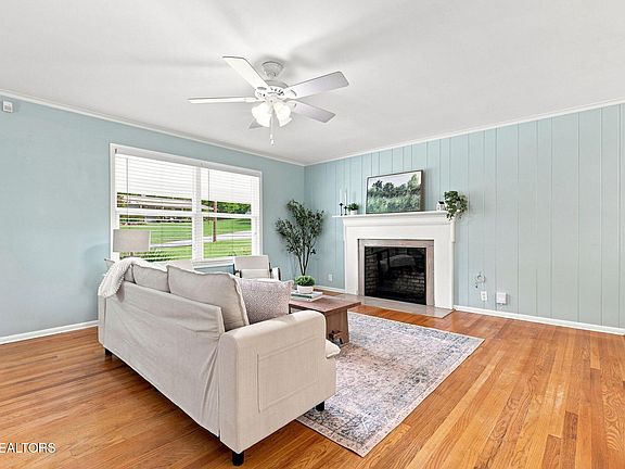 3rd image of 217 Clearfield Rd