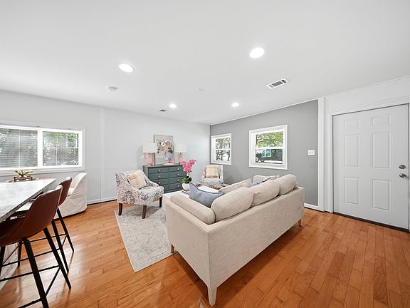 4th image of 1706 Westminster Dr