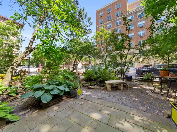 1777 Madison Avenue image 13 of 20