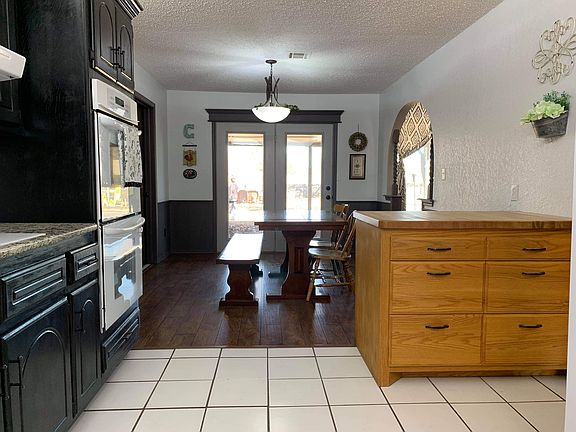 3rd image of 5 Horseshoe Ln