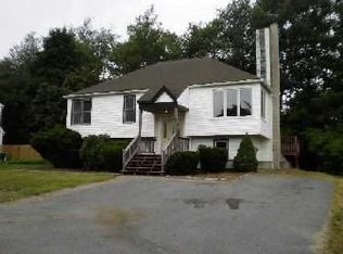 73 Shawna St, Fitchburg, MA 01420