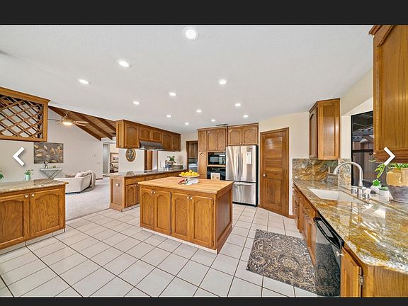4th image of 7521 Willowview Ct