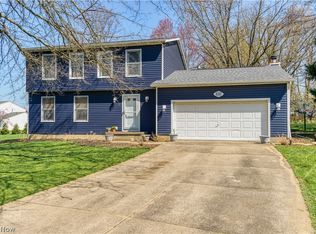 633 Sweetwater Dr, Wadsworth, OH 44281