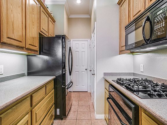 4th image of 511 Phillip Dr